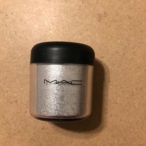 MAC Silver Fog Pigment